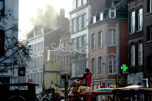 namur2004243