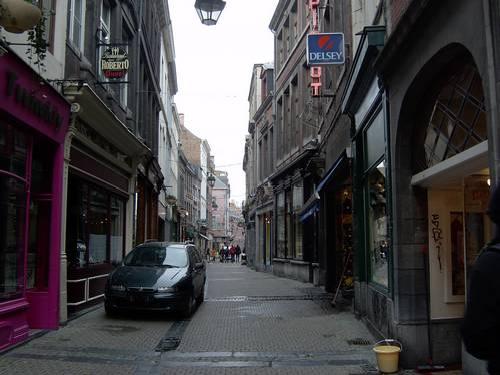 namur2004330