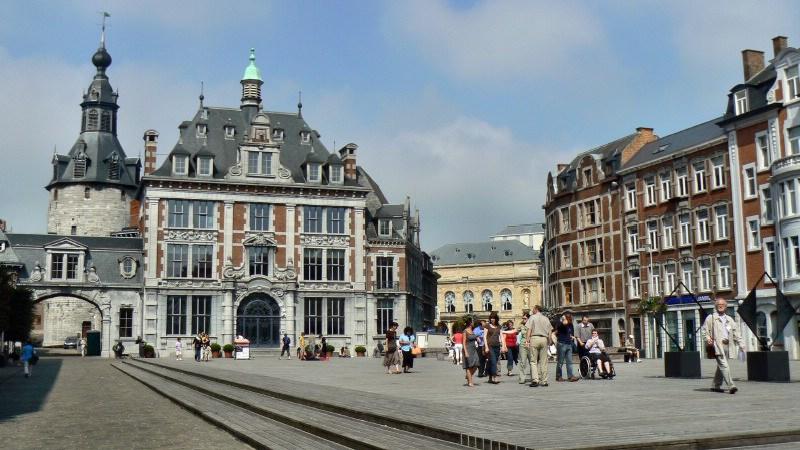 namur260807058