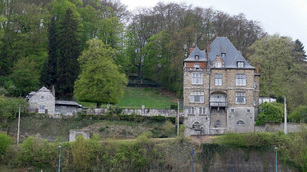 namur230417146