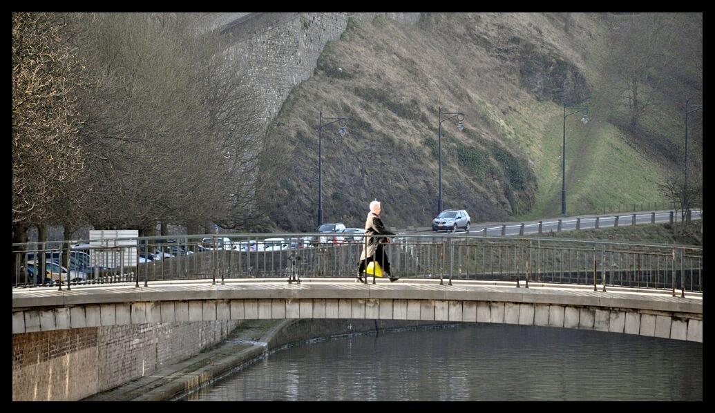 namur130211077