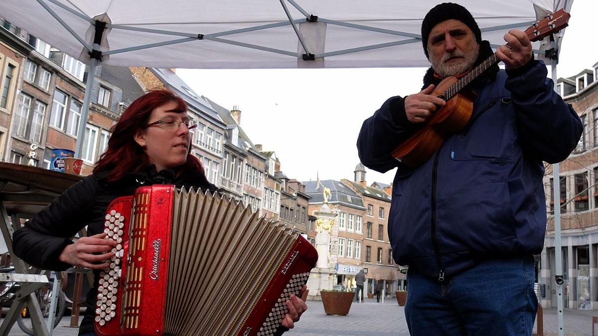 namur140216025