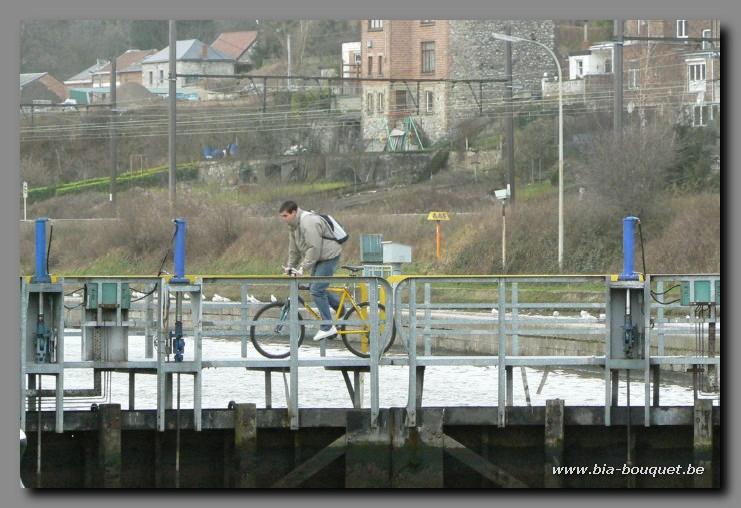 namur140107025