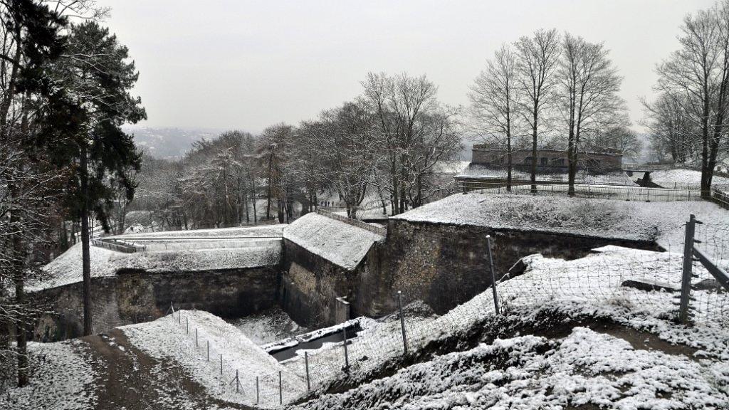 namur2001130030