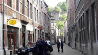 namur040606020