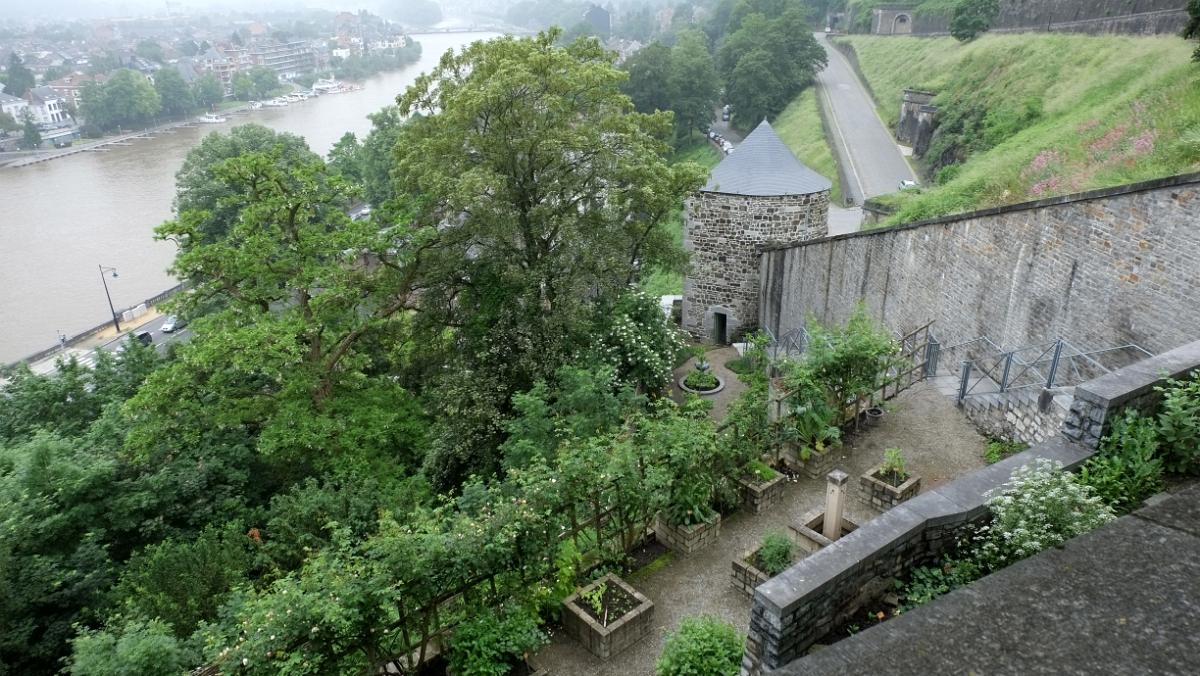 namur050616068