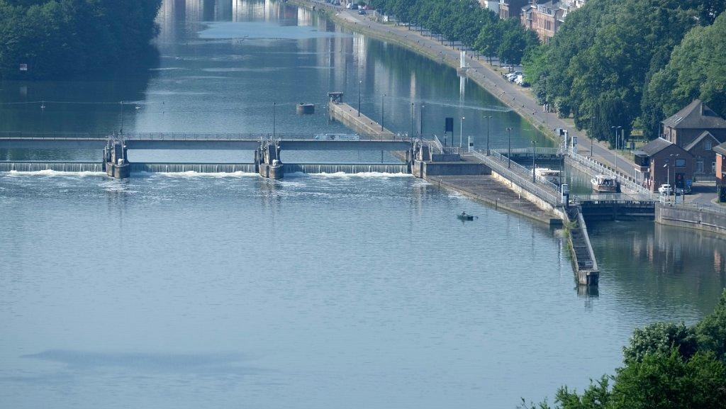 namur040617005