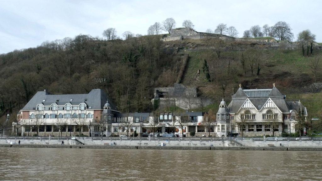 namur120317048