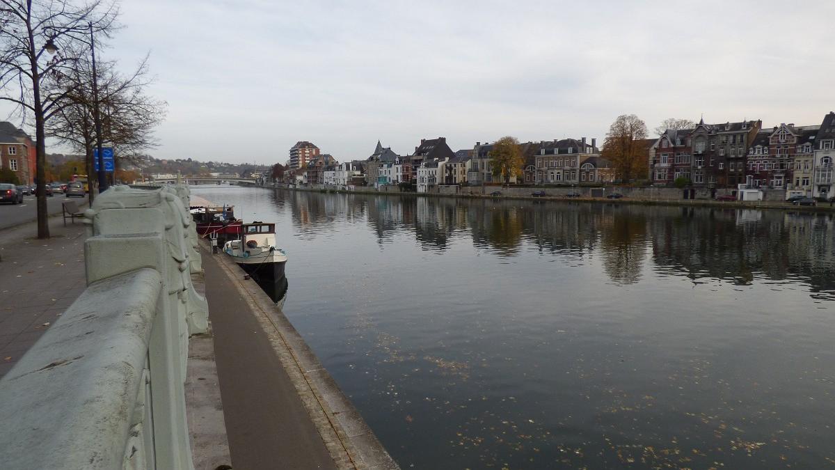 namur011115156